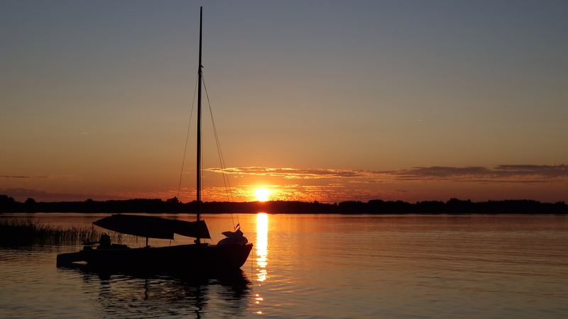 Abendstimmung beim Jollencamping auf der Müritz